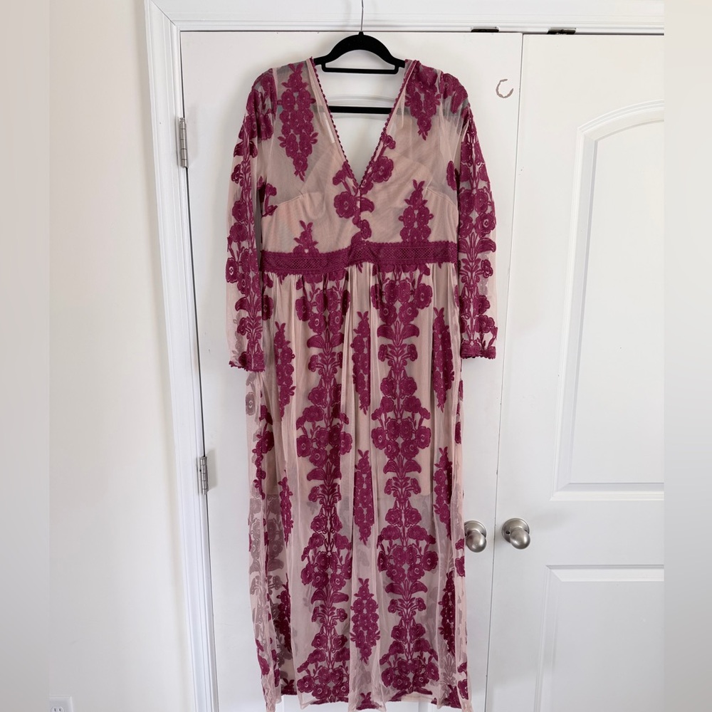 Lace appliqué maroon maxi dress